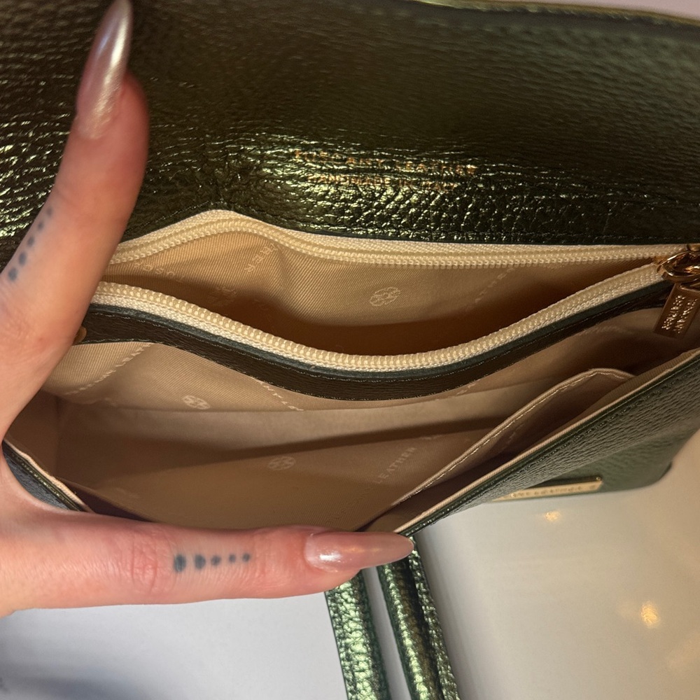Tuscany Leather Metallic Green Italian Leather Clutch Wristlet Made in Italy 🇮🇹 - Picture 4 of 5